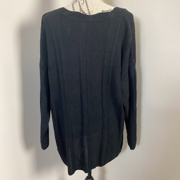 Act III Women’s Vintage Black VNeck Knit Long Sleeves Button Down Cardigan - Picture 4 of 5